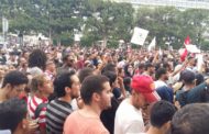 الثبات ضدّ حكم المافيات: آلاف المواطنين يكتسحون العاصمة تنديدا بتمرير قانون المصالحة مع الفاسدين