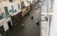 في أقل من ساعة: شوارع العاصمة تغرق بمياه الفيضانات