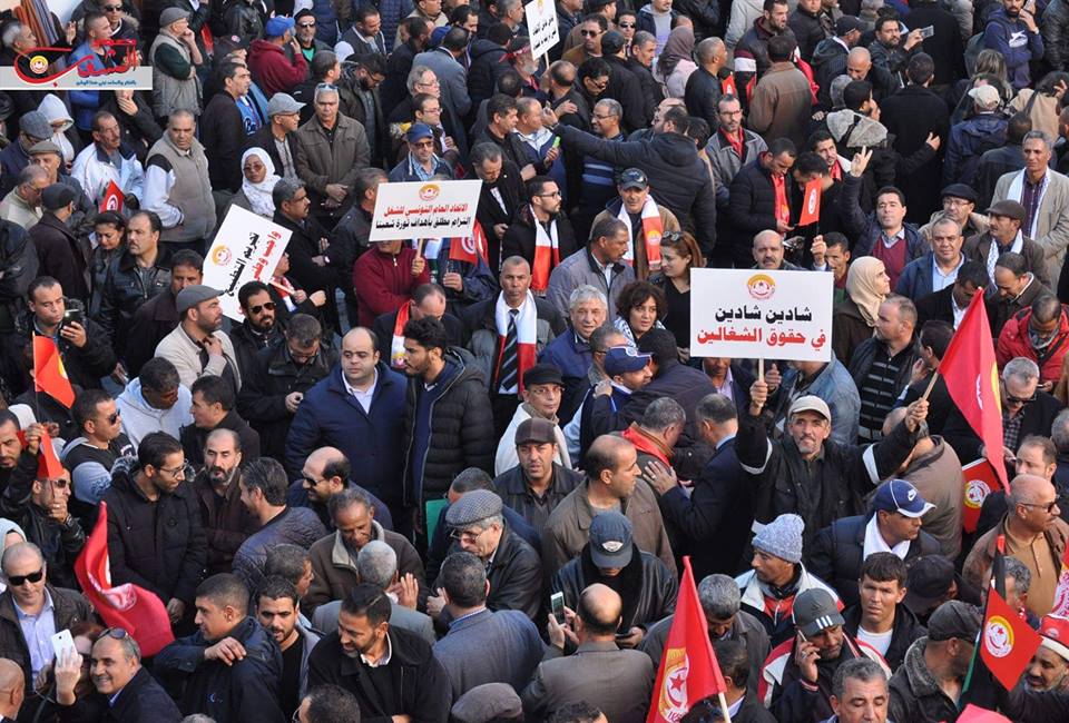 في مسيرة حاشدة: اتحاد الشغل يطالب بالكشف عن حقائق اغتيال الزعيم فرحات حشاد