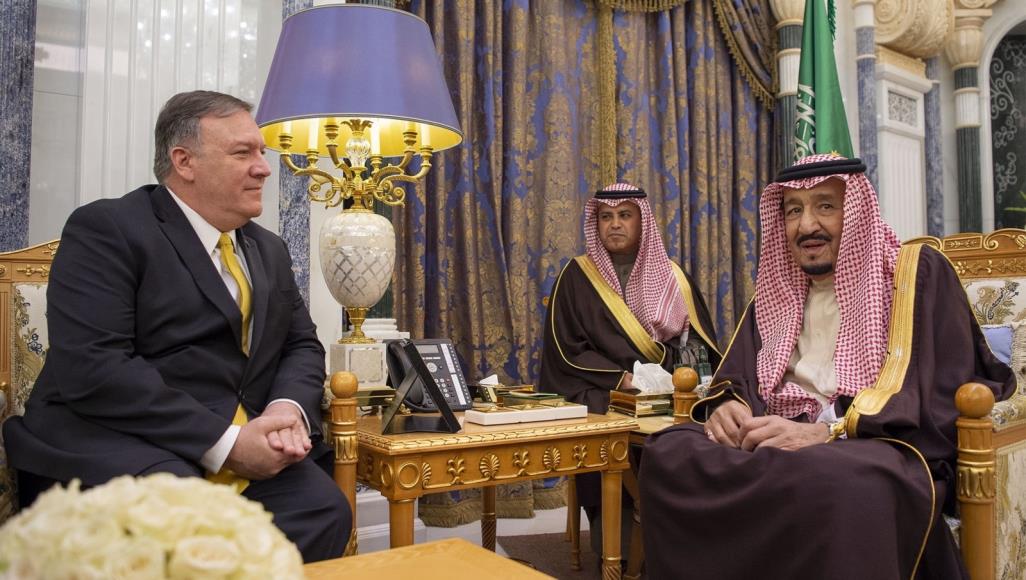 خلال لقائه بالملك السعودي: وزير الخارجية الأمريكي يثير ملف اغتيال خاشقجي وحرب اليمن