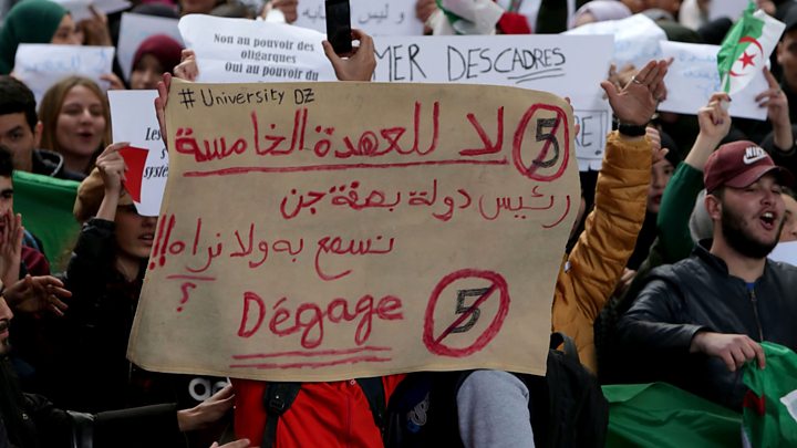 الجزائر: اتساع المظاهرات المطالبة برحيل بوتفليقة وجبهة التحرير