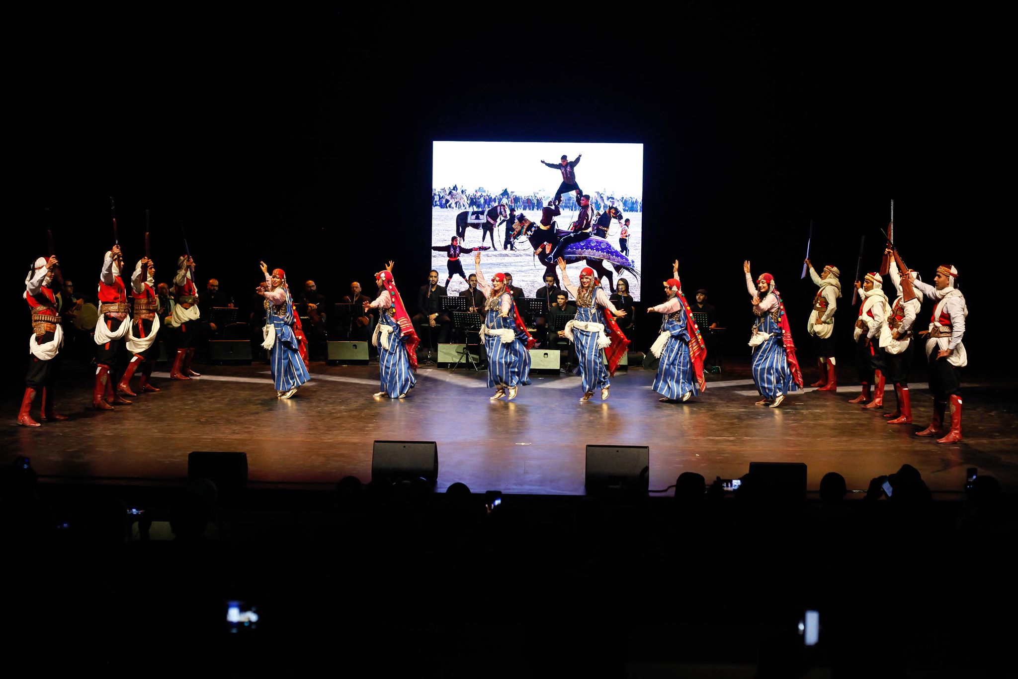 على ايقاعات الرقص: احياء الفرقة الوطنية للفنون الشعبية بباب الجديد 
