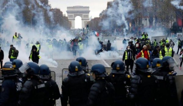 فرنسا/ عشرات الاعتقالات في مواجهات بين الشرطة وأصحاب 