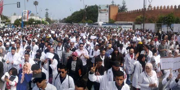 القصرين: وقفة احتجاجية للأساتذة النواب للمطالبة بانتدابهم على دفعات