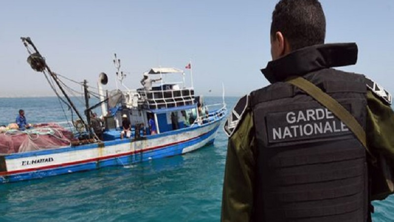 الهوارية: إنقاذ 13 تونسيا في عرض البحر