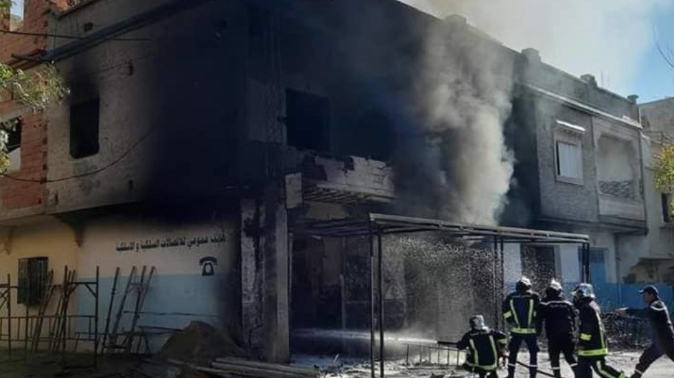 (بالفيديو): حريق هائل في محل للبنزين المُهرب بالقيروان