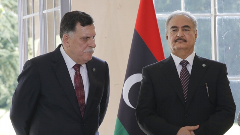 حفتر والسراج يؤكدان استعدادهما لحل مشكلة النفط في ليبيا