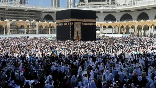السعودية تمنع مواطني دول الخليج من زيارة مكة والمدينة خشية تفشي كورونا