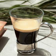 لرواد المقاهي... بسبب الكورونا لا تشربوا القهوة في الكؤوس الزجاجية