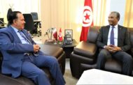وزير الشباب والرياضة يلتقي سفير دولة قطر بتونس