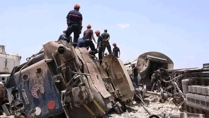 خط تونس قابس: حادث انقلاب قطار.. يسفر عن عشرات الضحايات (صور)